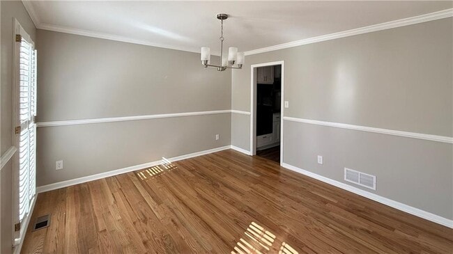 Building Photo - 1735 Ridgefield Dr