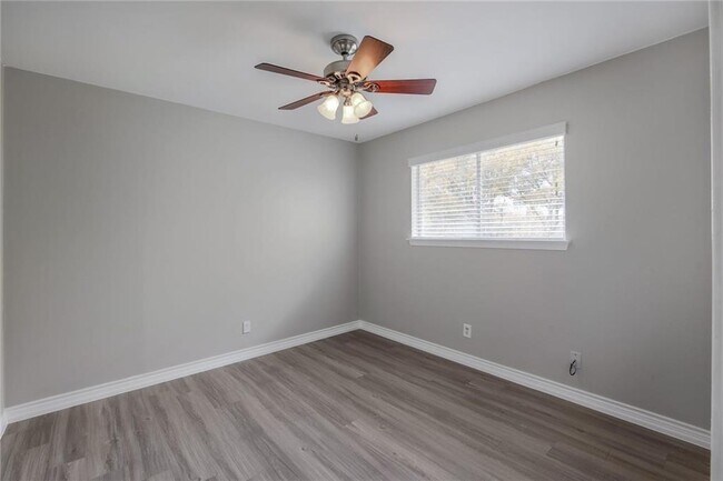 Building Photo - 12012 Cabana Ln