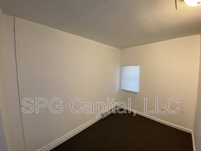 Building Photo - 233 E College Ave