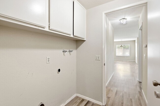 Building Photo - 3353 Silvertip Rd