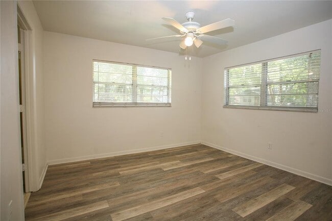 Building Photo - 1421 NW 6th Pl