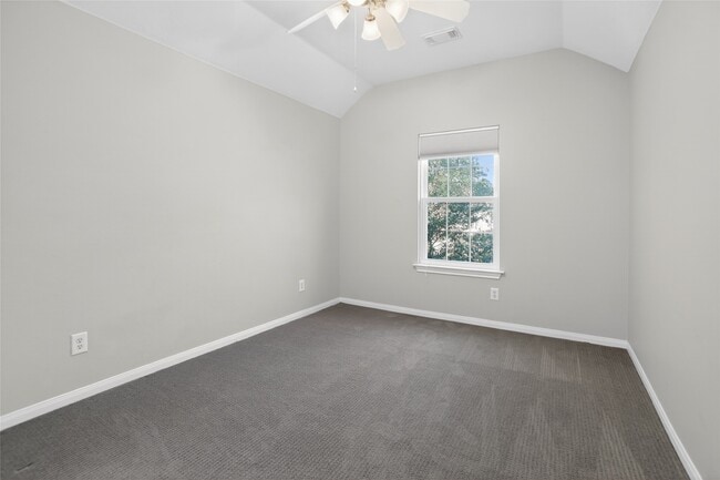 Building Photo - 126 Silver Penny Dr