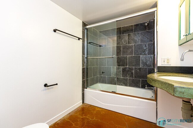 Building Photo - SoMA: Ground Level Conversion Live/Work Lo...