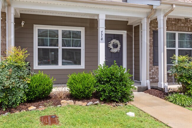 Building Photo - 774 Bradburn Village Way