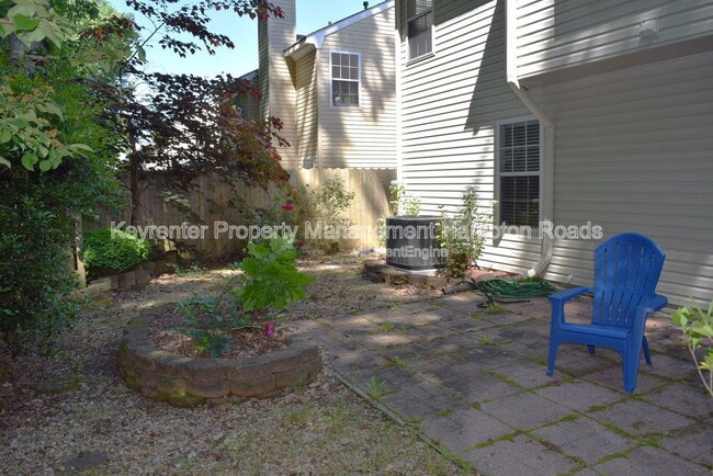 Building Photo - 1125 Lady Ashley Dr