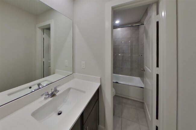 Building Photo - 4908 San Fabiano Ct