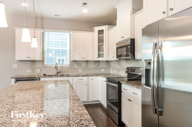 Building Photo - 205 Barberry Dr