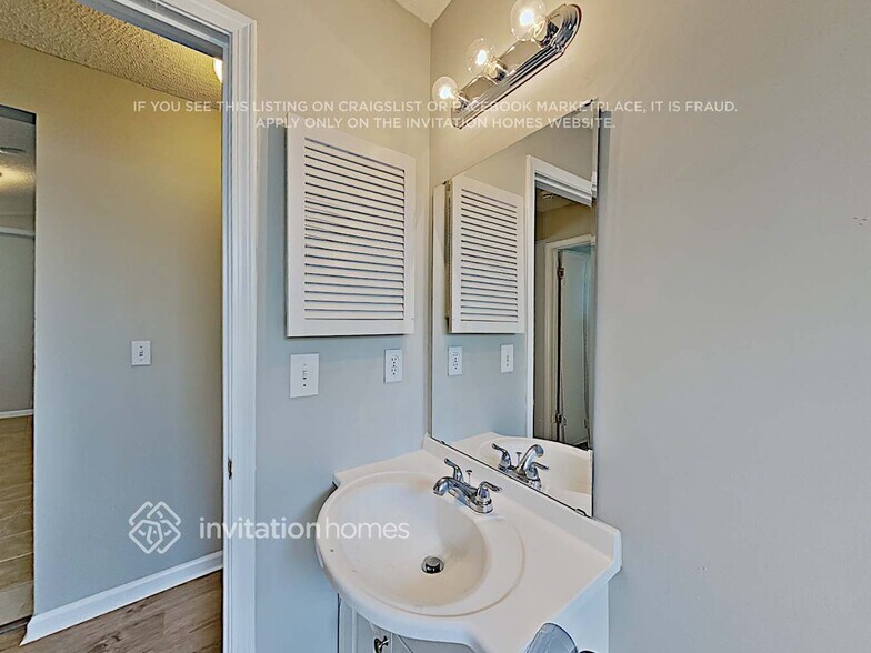 Building Photo - 7469 Sweet Rose Ln