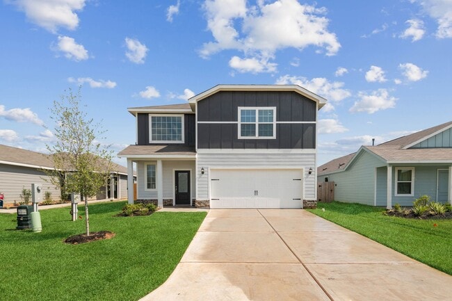 Primary Photo - 15802 Berry Hl Dr