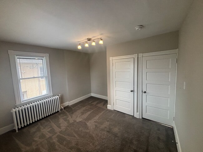 Building Photo - Single Family Home Available for Rent in t...