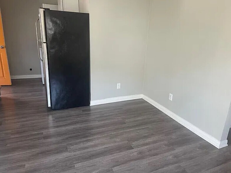 Building Photo - 1111 Blake Ave