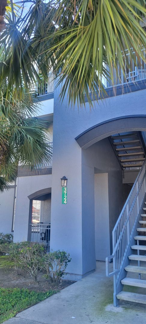 Building Photo - The Greens - 4221