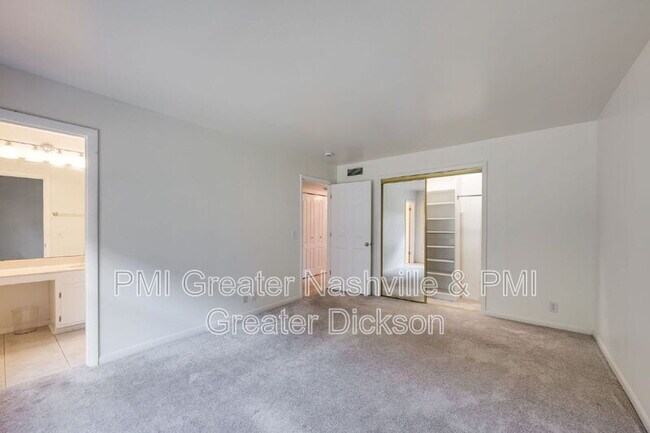 Building Photo - 3000 Hillsboro Pike
