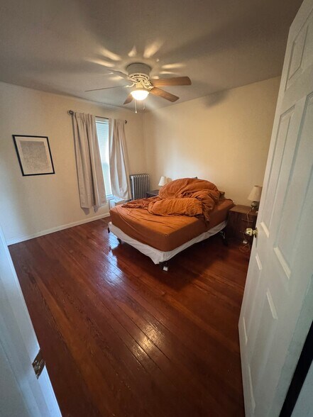 Building Photo - 160 Sumac St