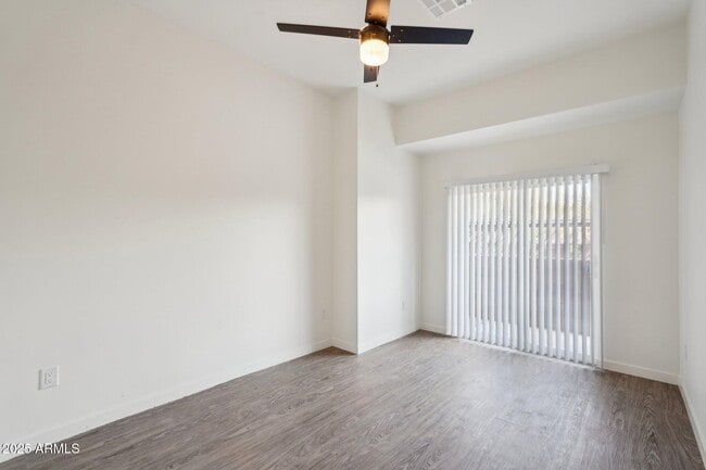 Building Photo - 3031 W Northern Ave