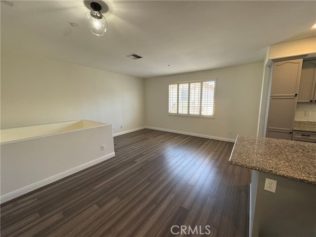 Building Photo - 503 S Maria Ave