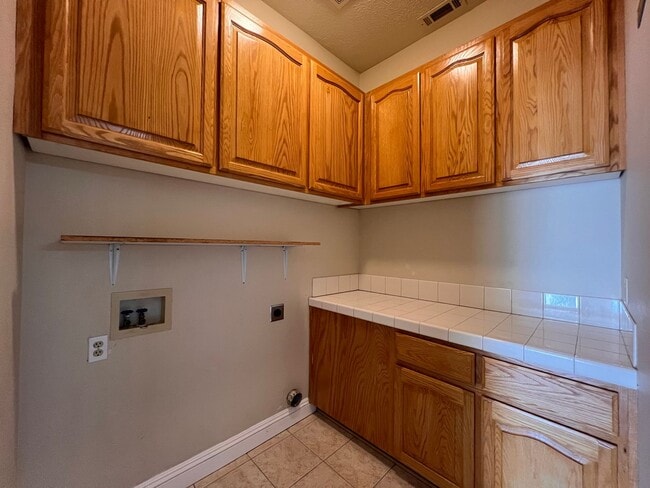 Building Photo - 3-bedroom home in Desert Lakes Golf Community