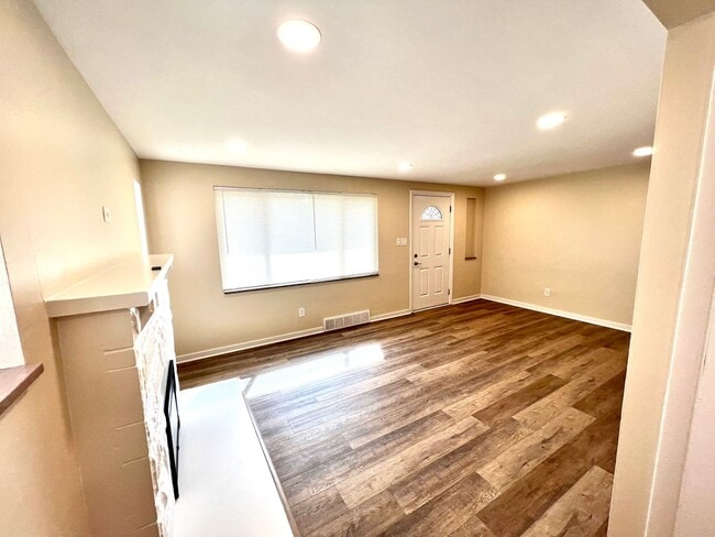 Building Photo - Fantastically updated three bedroom two bath house in the heart of Dormont