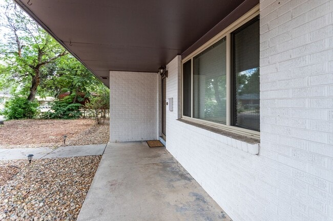 Building Photo - 317 La Clede Ave