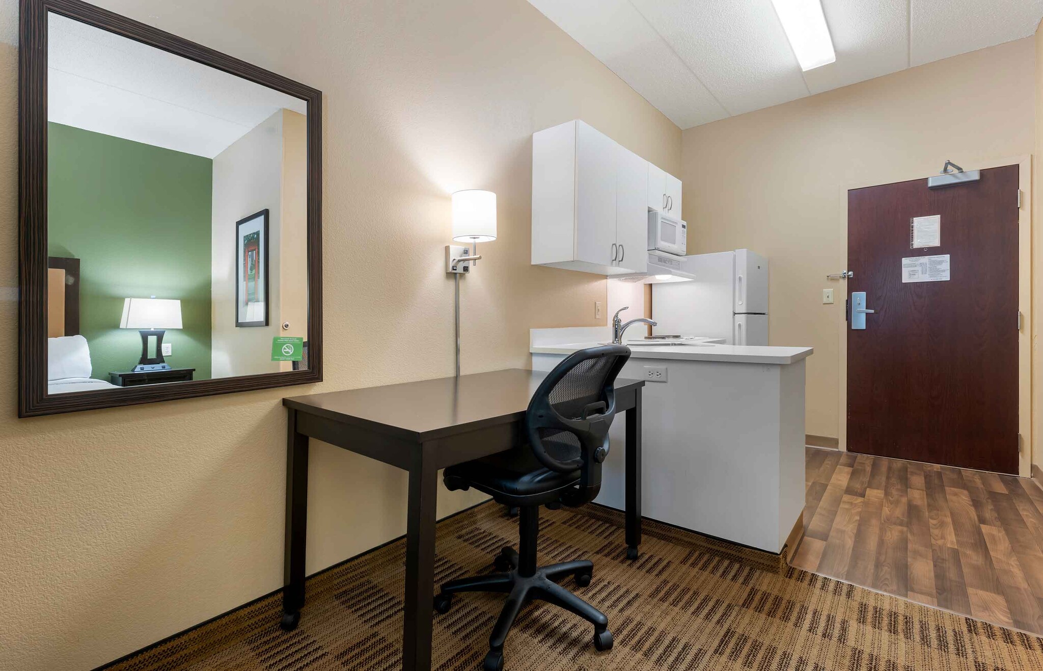 Building Photo - Furnished Studio-Chicago - Skokie