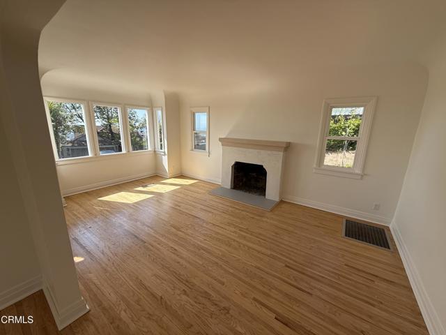 Building Photo - 2371 Foster Ave