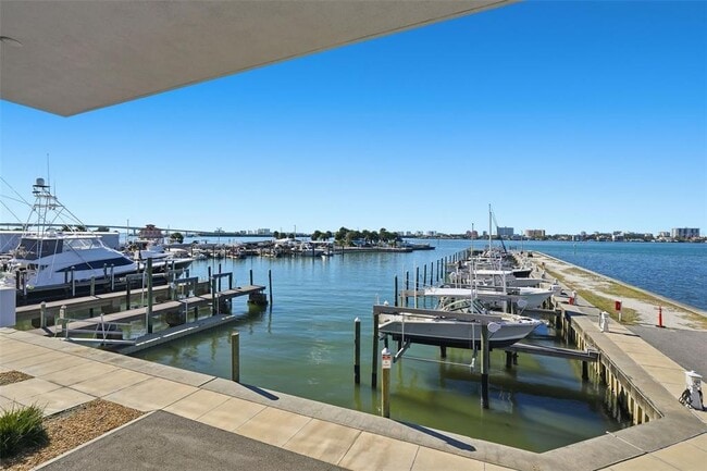 Building Photo - 920 N Osceola Ave