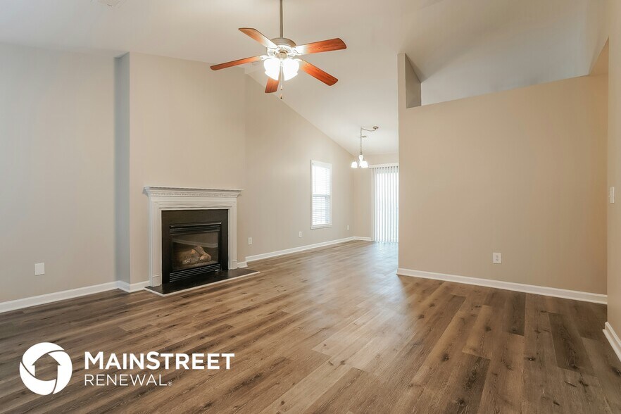 Building Photo - 3915 Bluestem Dr