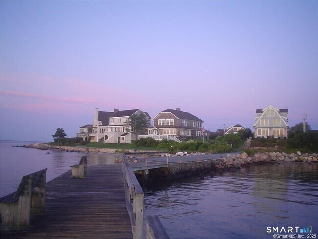 Building Photo - 106 E Shore Ave