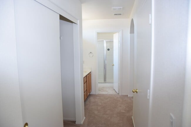 Building Photo - SPACIOUS AND ELEGANT TWO STORY HOME AT END...