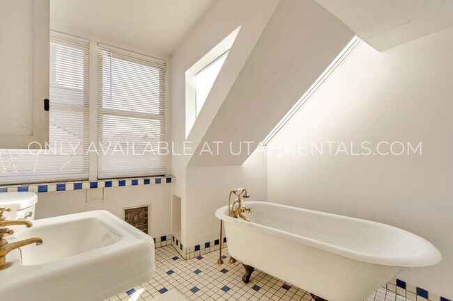 Building Photo - 1218 E 600 S