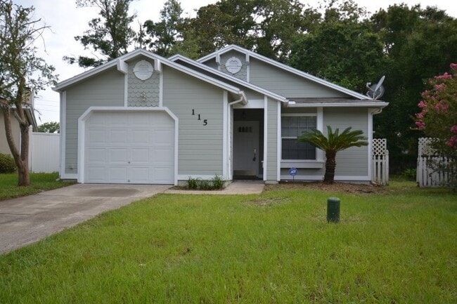 Cute 3 BR/2 BR Home ~ Community Pool ~ Fe... - Cute 3 BR/2 BR Home  ~ Community Pool ~ Fe...