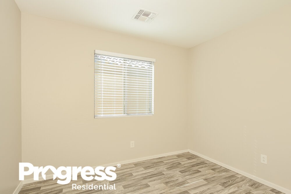 Building Photo - 12417 W Mandalay Ln