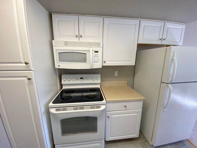 Building Photo - 3 Bedroom Townhouse North Reno - 2 Car Attached Garage/Mountain Views