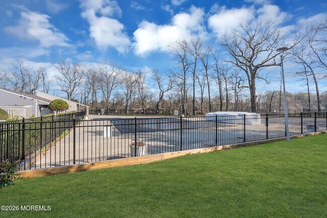 Building Photo - 42 Lexington Ct