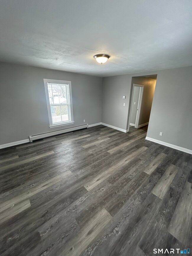 Building Photo - 54 Forest St