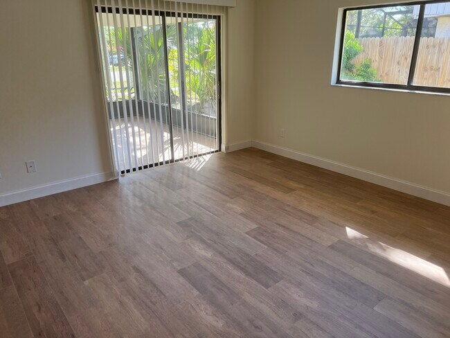 Building Photo - 442 Myrtlewood Rd