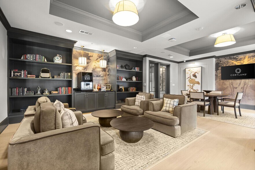 Building Photo - 2420 Peachtree Rd NW