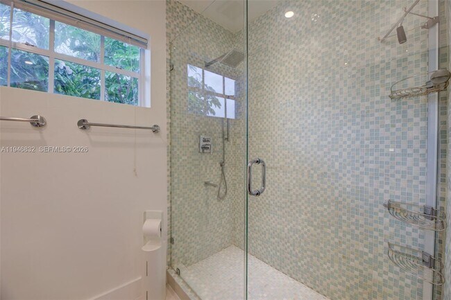 Building Photo - 1125 99th St