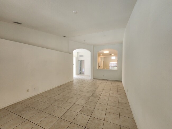 Building Photo - 15121 Cortona Way