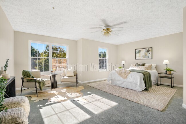 Building Photo - 10 Ironstone Ct