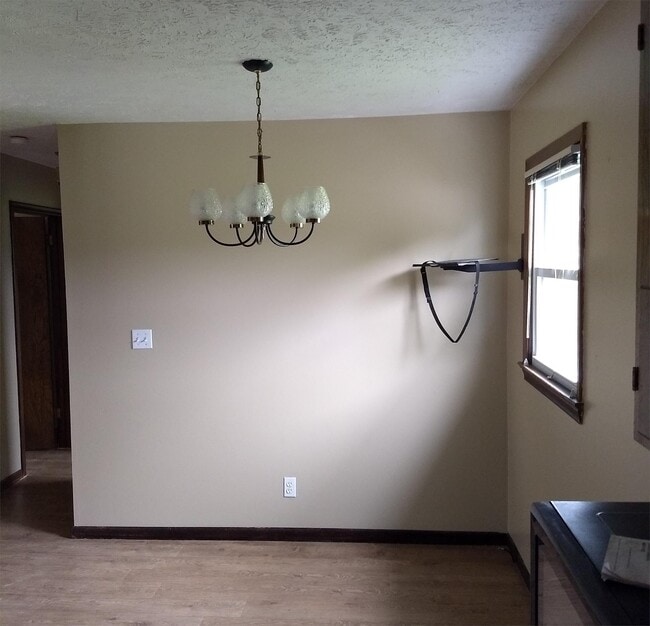 Building Photo - 1310 W Dakota St