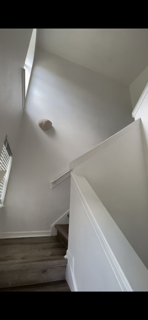 Building Photo - Beautifully Updated 3-Bedroom Townhouse in...