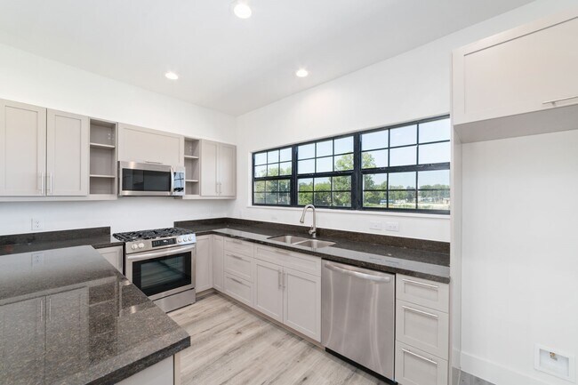 Building Photo - 11924 N Hoa Sen Cir