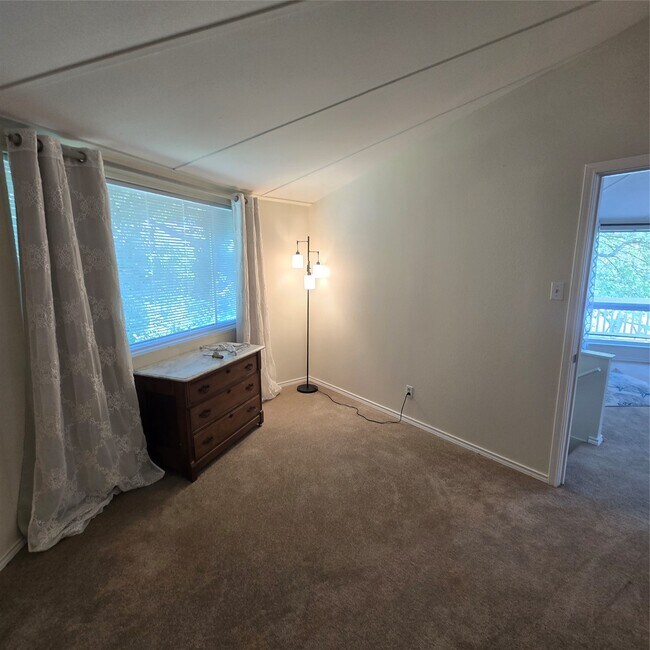 Building Photo - 275 Sam Houston Loop