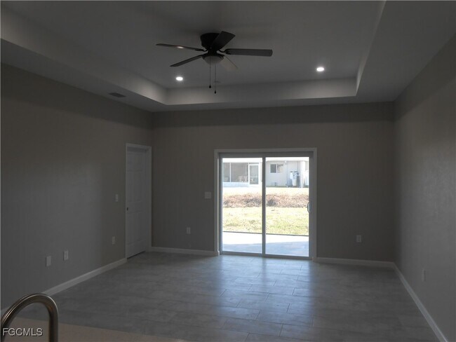 Building Photo - 935 Graystone Ave