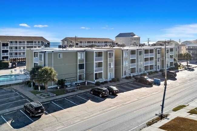 Building Photo - Snowbird Rental