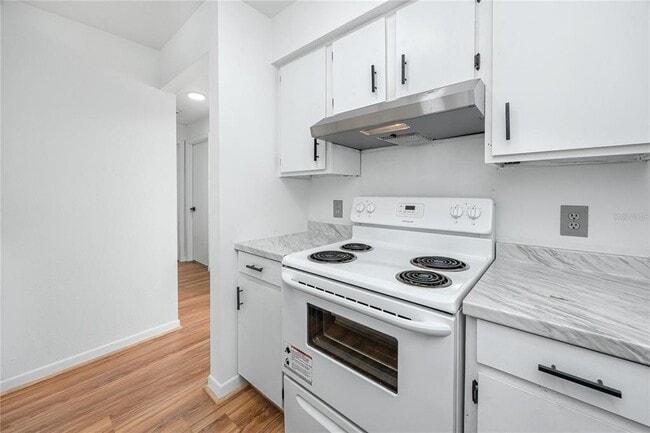 Building Photo - 501 E Bay Dr