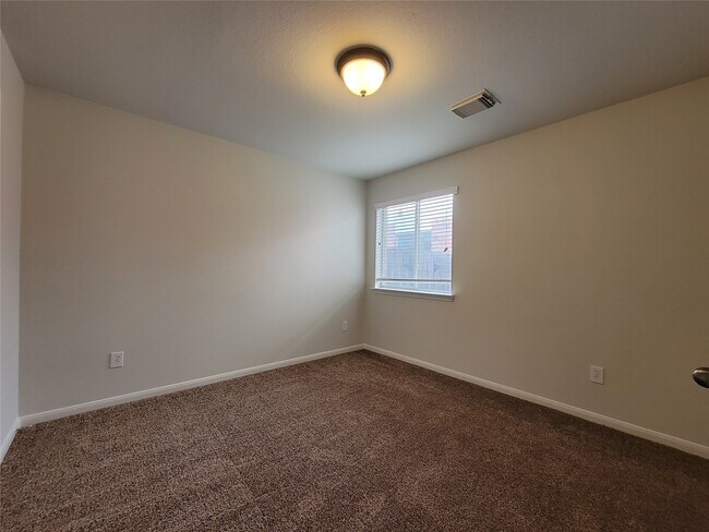 Building Photo - 2723 Wild Oak Park Dr