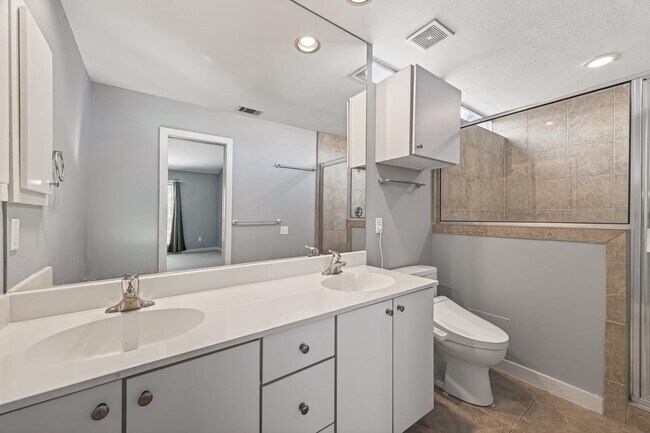 Building Photo - 6911 Yellowstone Way Dr