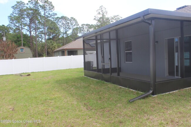 Building Photo - 251 Crosspoint St SE